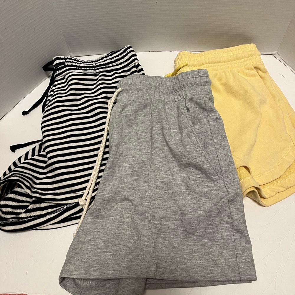 Group of 3 lounge shorts size M and S